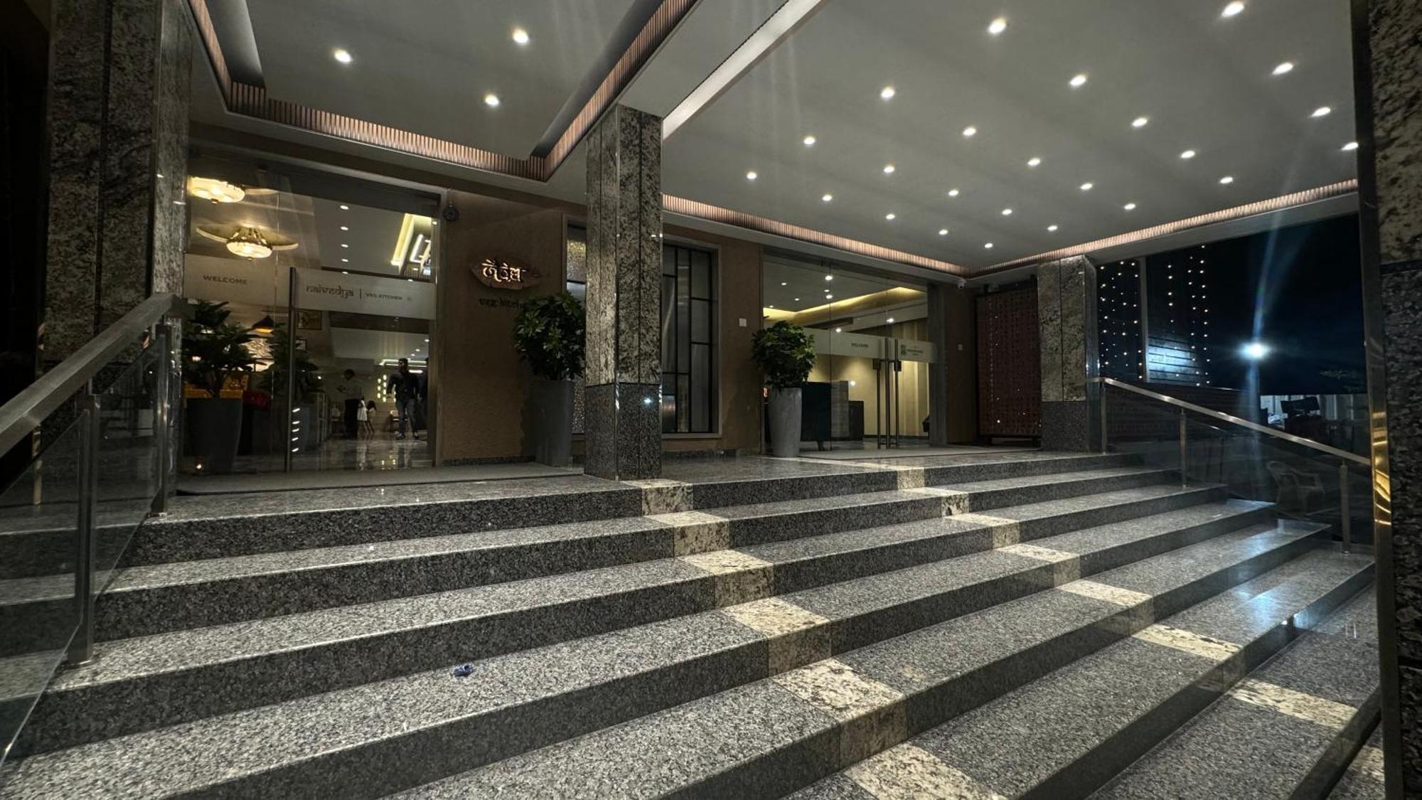 The Pavilion Park Resort Malegaon ภายนอก รูปภาพ